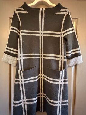 Esley Black and Gray Plaid Knit Tunic